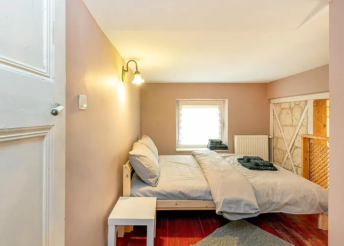 Charming 6 Ideal For Families&groups Villa