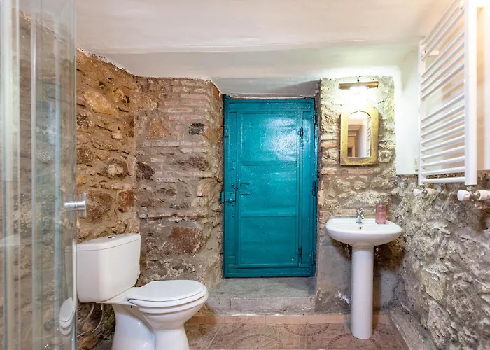 Charming 6 Ideal For Families&groups Vila *